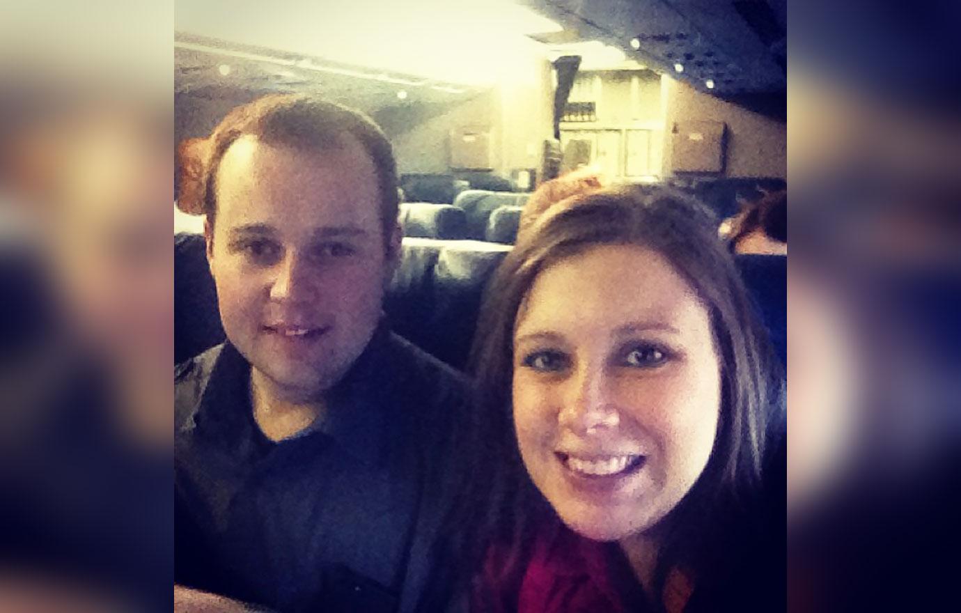 josh duggar text messages prove near laptop criminal case child prosecutors r