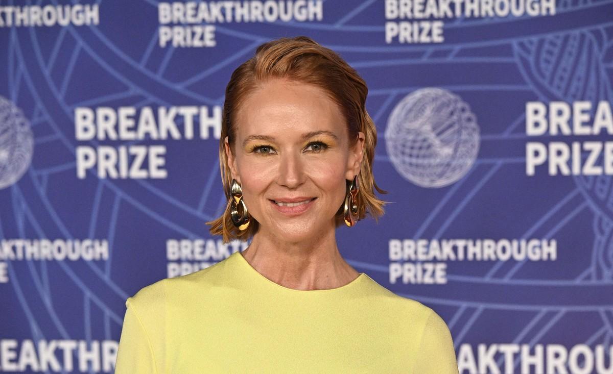 'Will Save Your Soul' singer Jewel accused former manager and mother Nedra Carroll of embezzling more than $100 million.