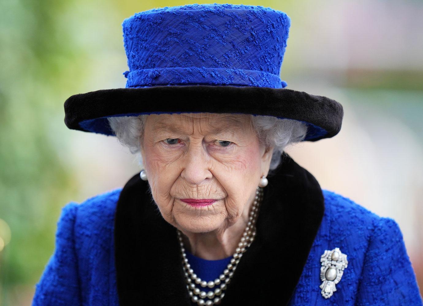 queen elizabeth buckingham palace accused cover up health condition hospitalization