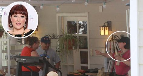 //carnie wilson garage sale square kmpress