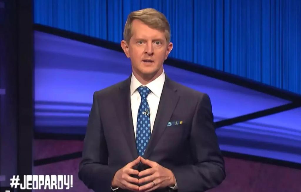 ‘Jeopardy!’ Hosts Ken Jennings & Mayim Bialik ‘Griping’ About 1