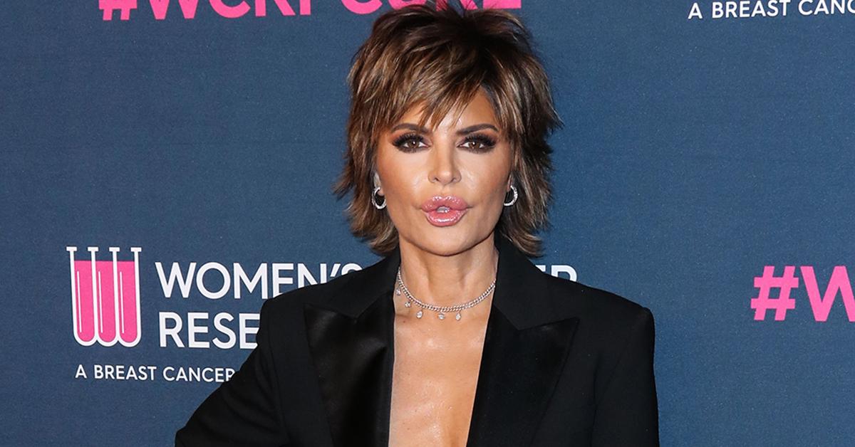 Drunk Lisa Rinna Poses in Bikini: Hot and Unbothered
