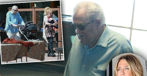 //jennifer aniston dad fathers day heartbreak grandchildren pp