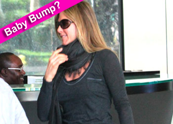 //jenn aniston baby bump x_