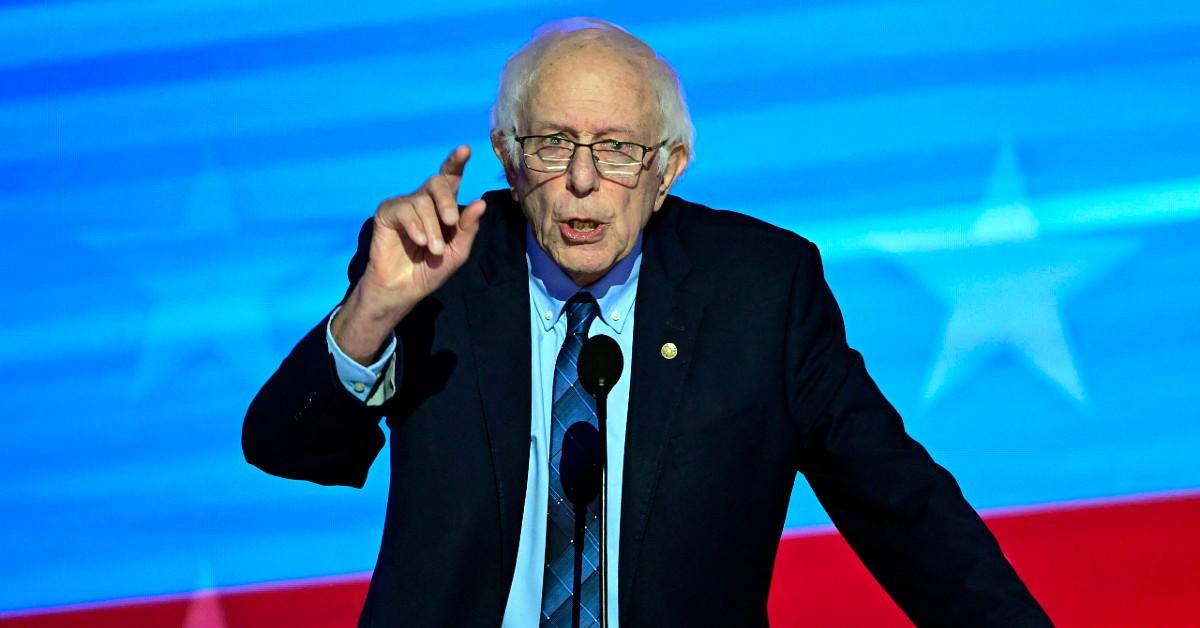 bernie sanders takes brutal dig at donald trump after president elect trolled justin trudeau by saying he will make canada americas st state