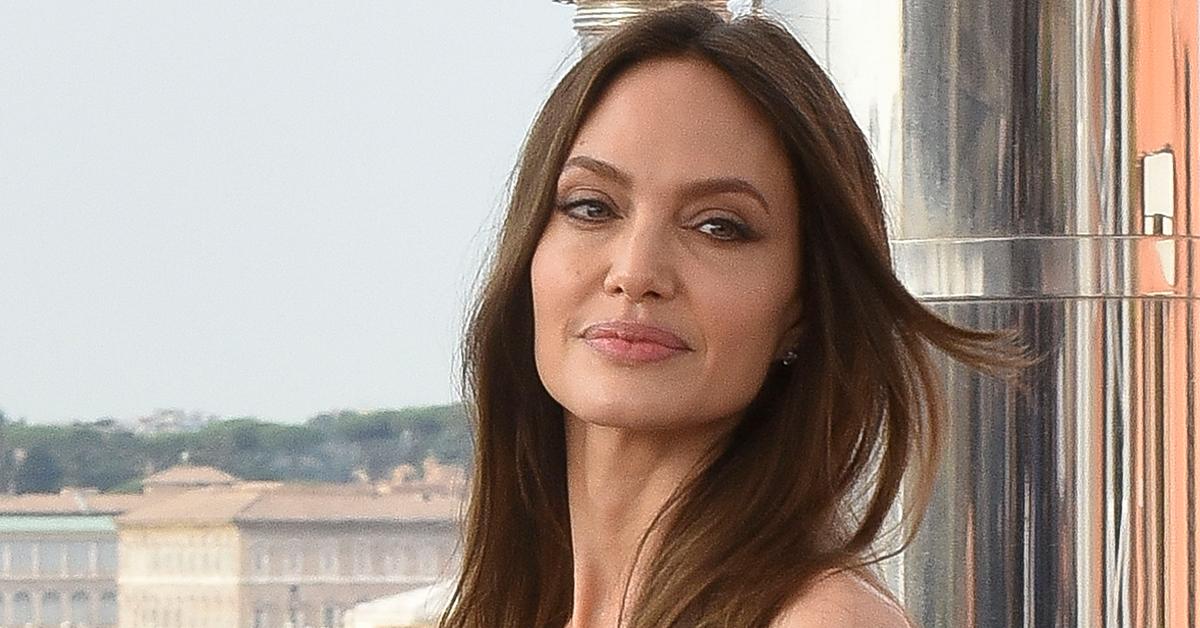Angelina Jolie Back At Work Directing In Wake Of Brad Pitt Wine Scandal(01)