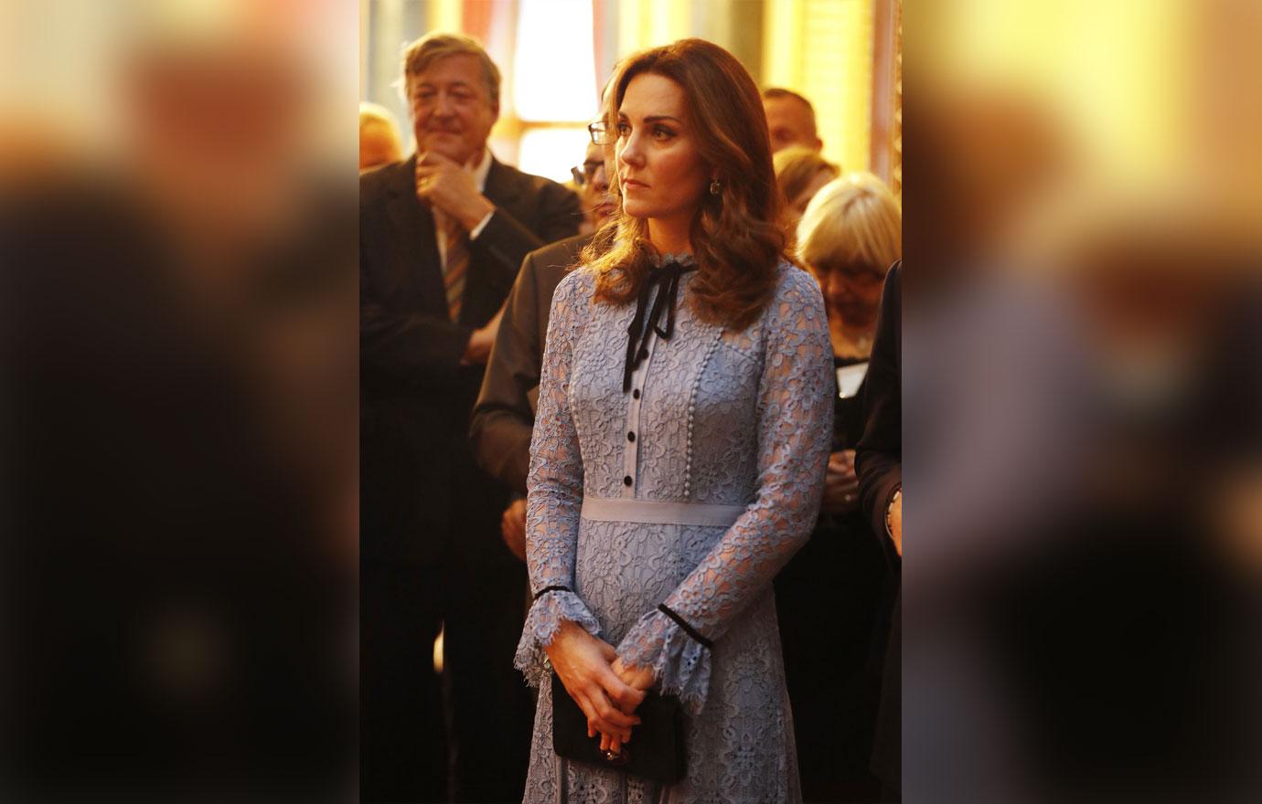 //kate middleton pregnant baby bump