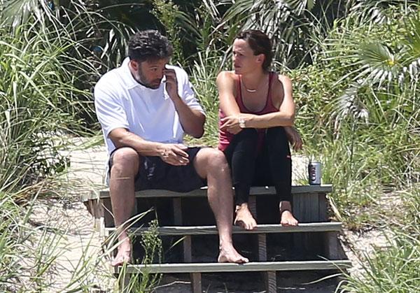 Ben Affleck Post-Divorce Announcement Vacation Photos With Jennifer Garner In Bahamas