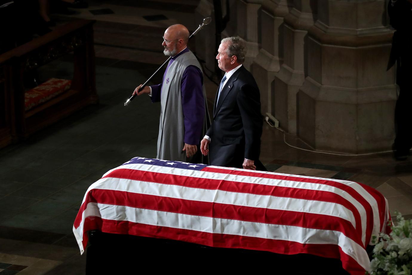 John McCain Memorial Service Famous Friends Say Goodbye