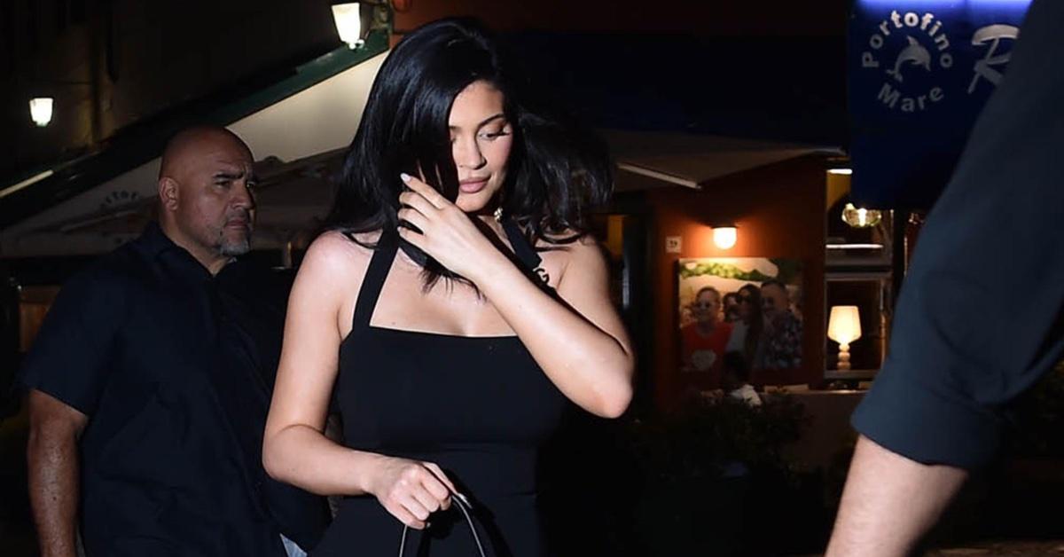 kylie jenner takes short flight after climate criminal backlash