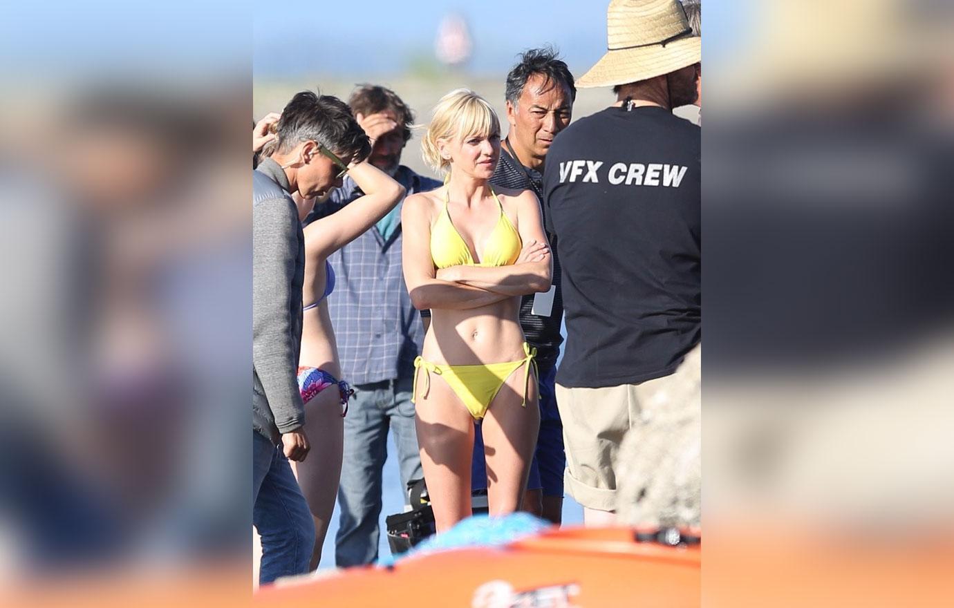 Anna Faris tiny yellow bikini filming