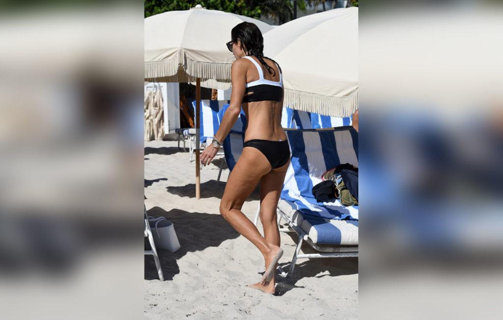 Bethenny Frankel Sports Bikini On Miami Beach