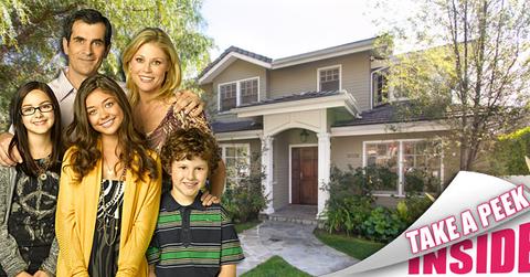 //modern family home