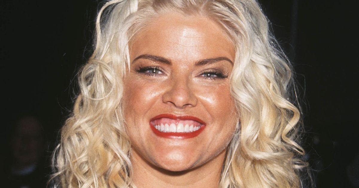 margot robbie role playboy model anna nicole smith new biopic