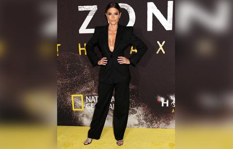 lisa rinna red carpet harry amelia profiting off mom lois death lipstick