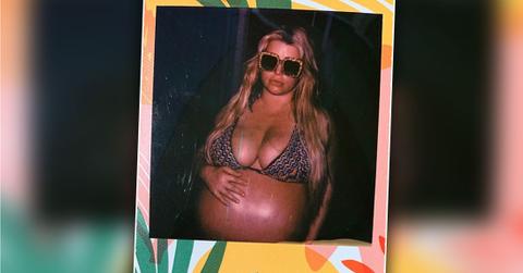 Pregnant Jessica Simpson Reveals Massive Baby Bump