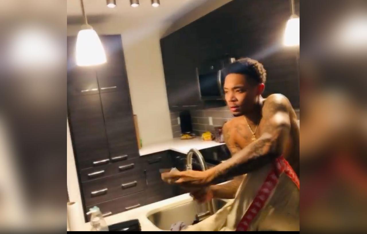 Rollie Bands Flaunts Cash Before Being Gunned Down