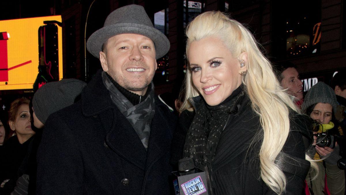Photo of Jenny McCarthy and Donnie Wahlberg