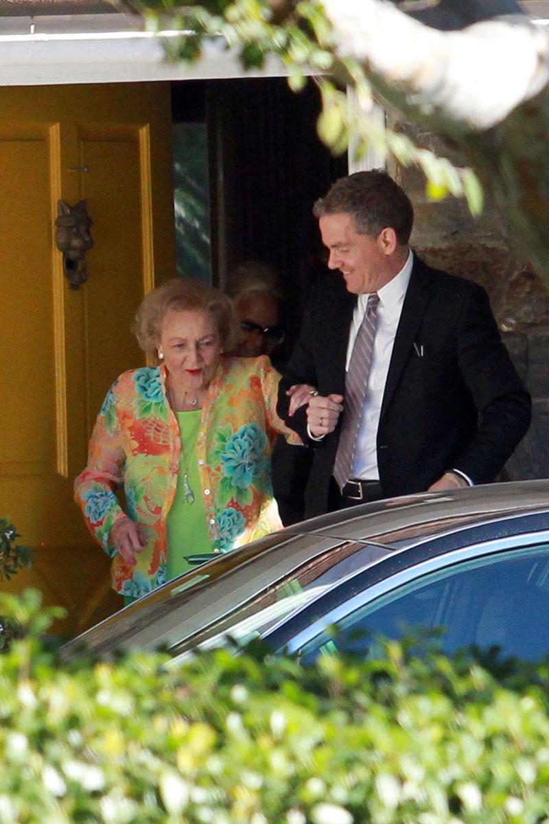 //betty white dying claims birthday