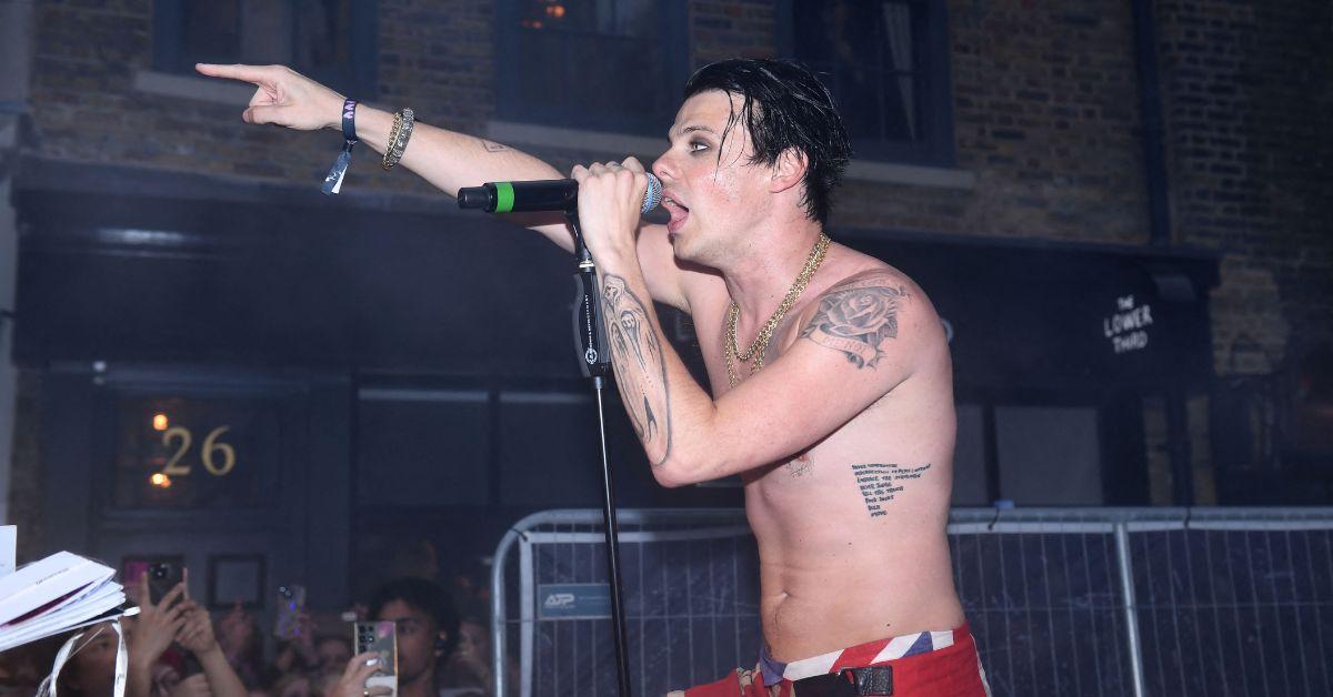 Social media users were quick to question Yungblud's behavior.