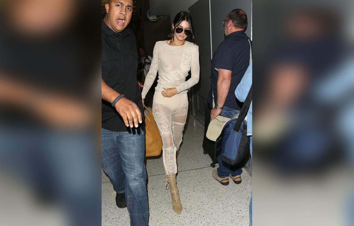 Kendall Jenner ʙuтт Boobs Underwear Bra Airport