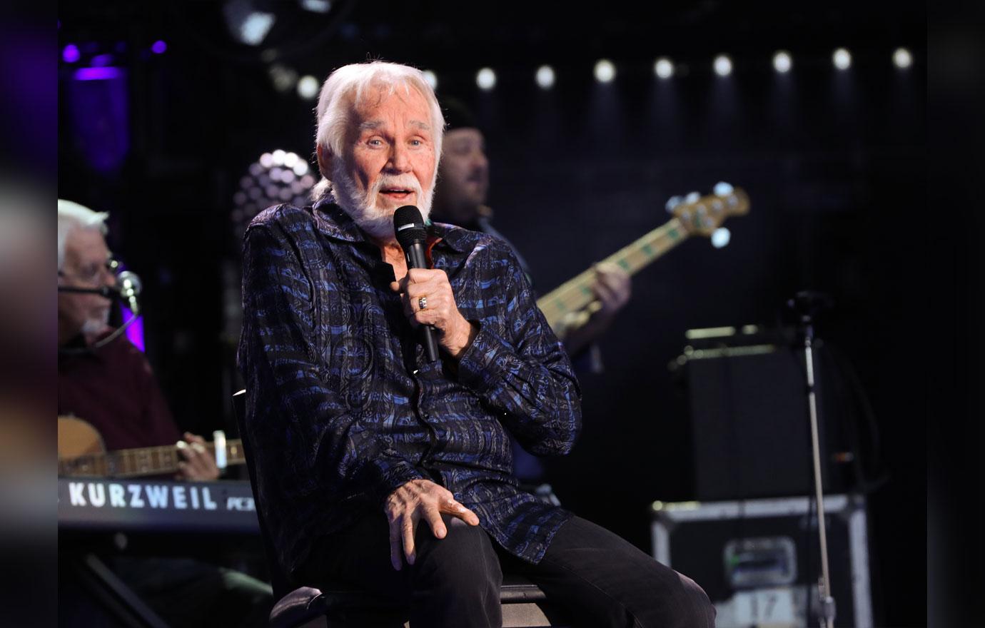 Kenny Rogers Secrets And Scandals Revealed