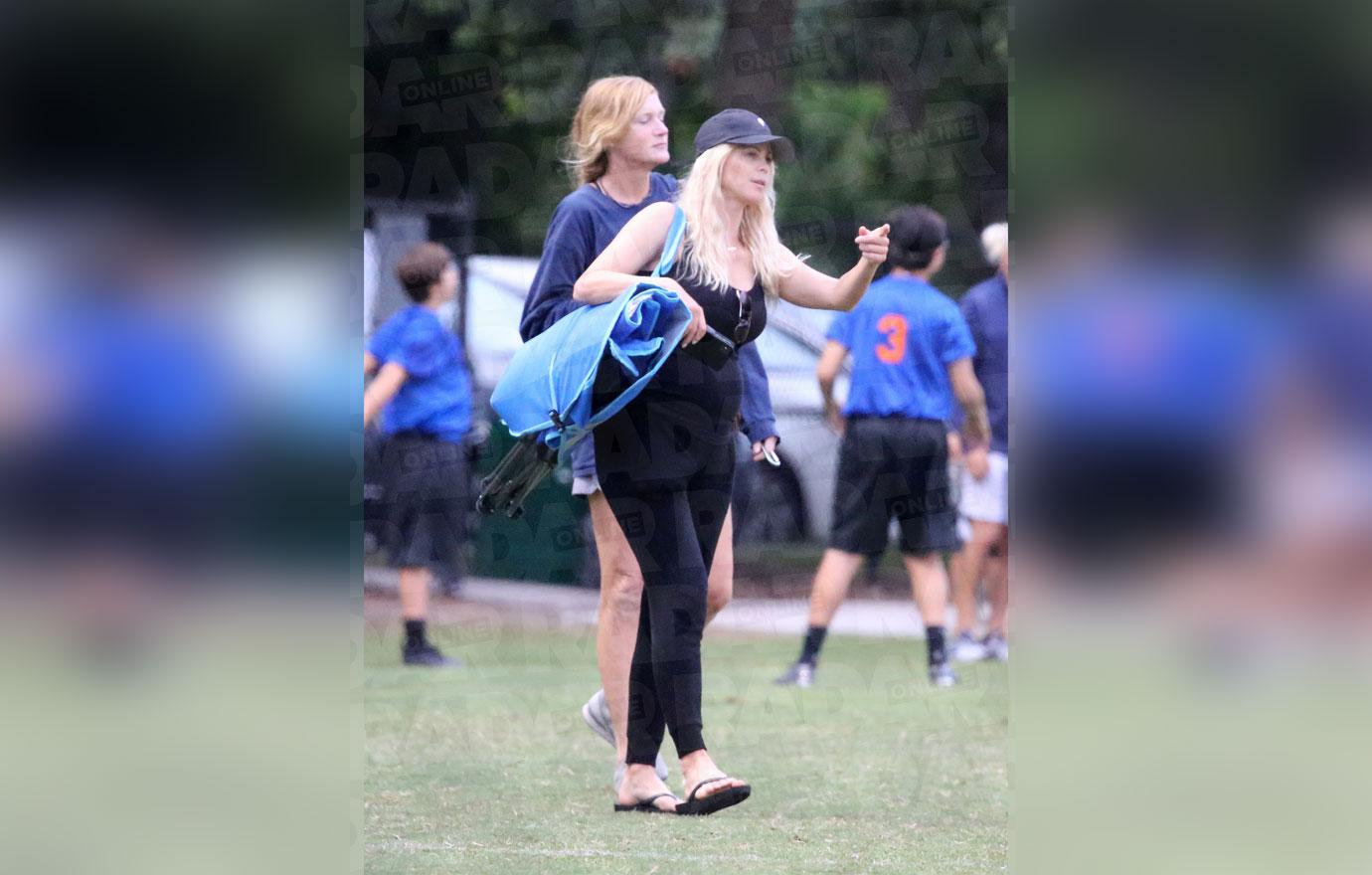 Tiger Woods’ Ex-Wife Is Pregnant! Elin Nordegren Shows Off Baby Bump