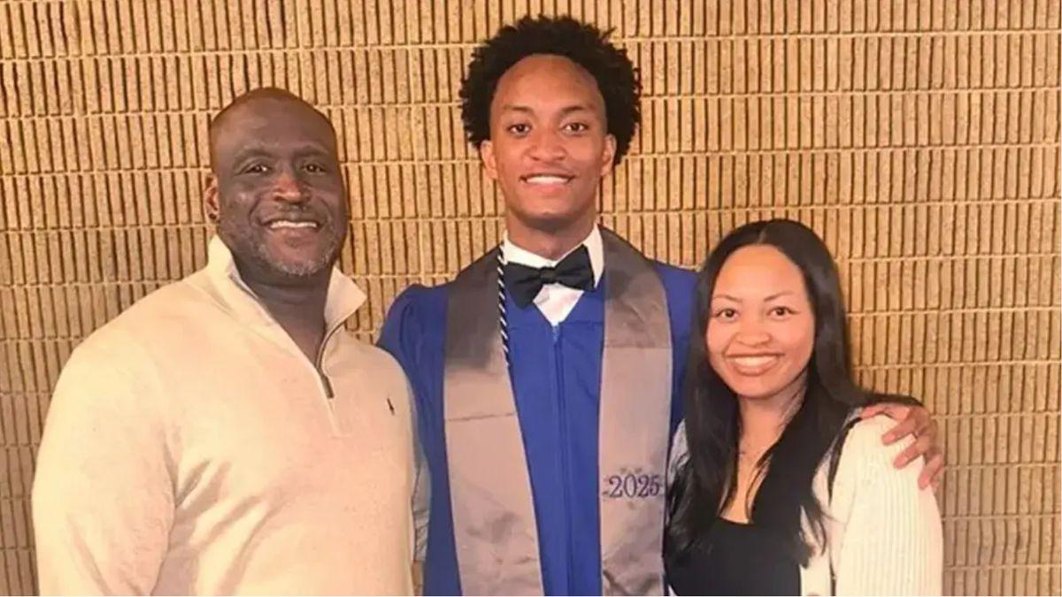 image of Warren Hudson's mother has publicly defended him.