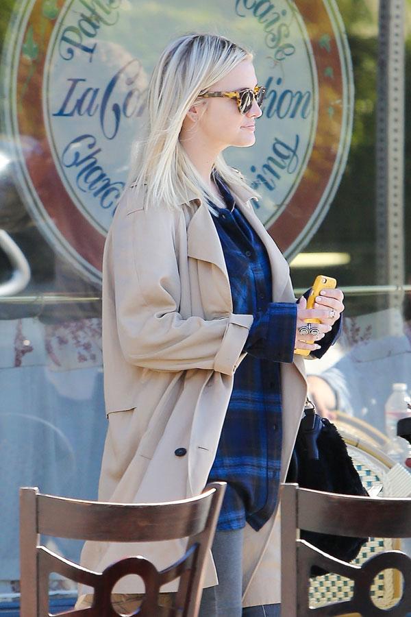 //ashlee simpson evan ross pregnant