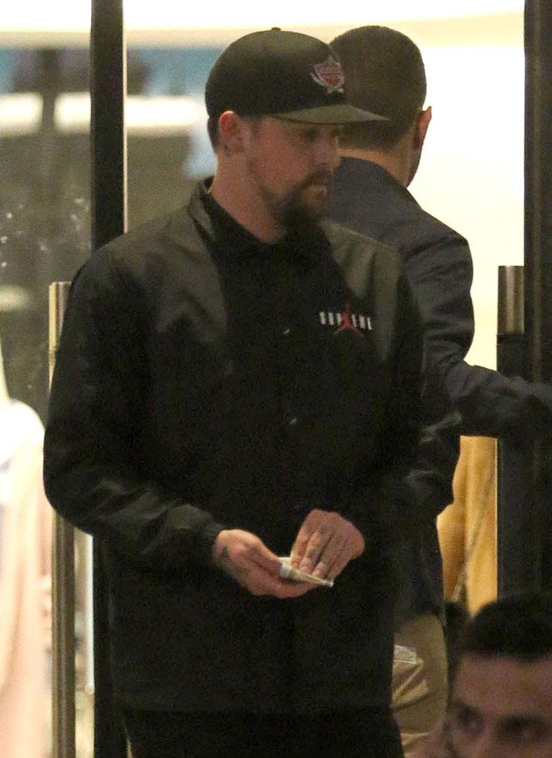 Joel Madden Nicole Richie Divorce Rumors No Ring Christmas