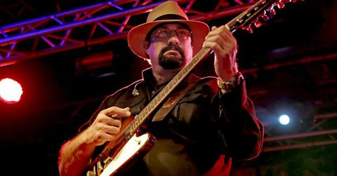 steven seagal crushing scales a lbs