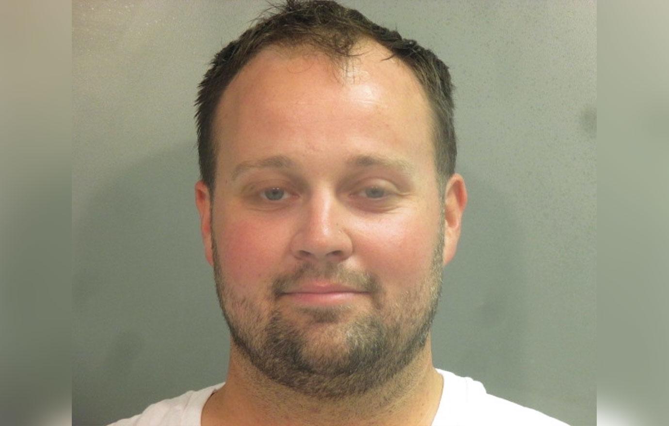 josh duggar anna gives birth th baby daughter child porn trial charges