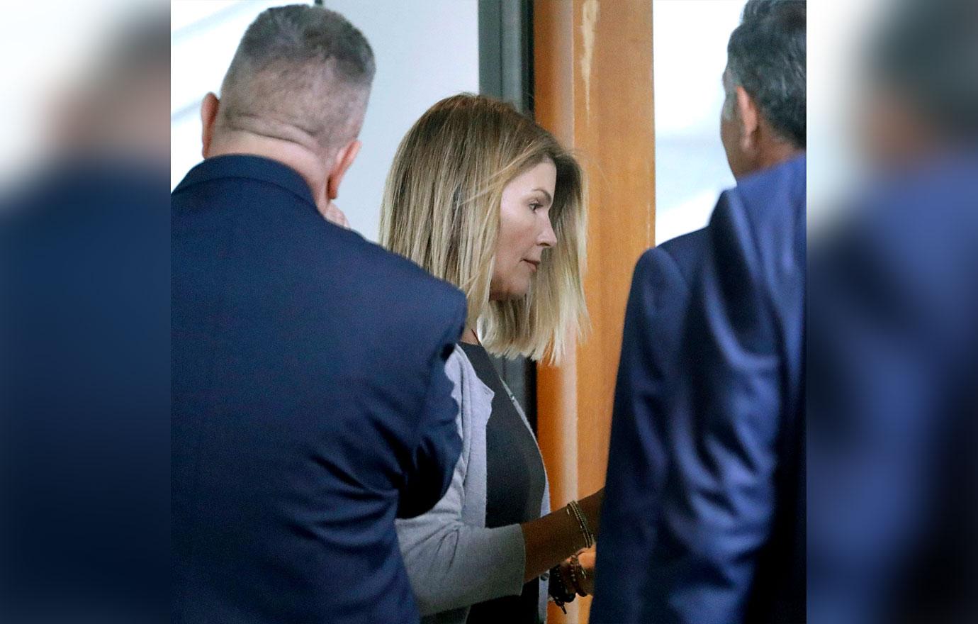 Lori Loughlin Looks Nervous Frail In Court Amid College Admissions Scandal