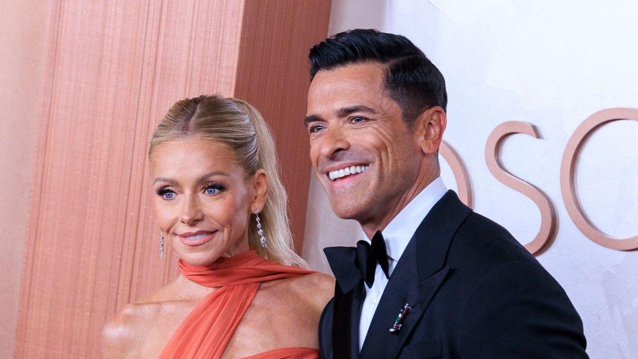 Photo of Kelly Ripa and Mark Consuelos