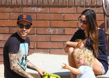 //pete wentz new girlfriend akm