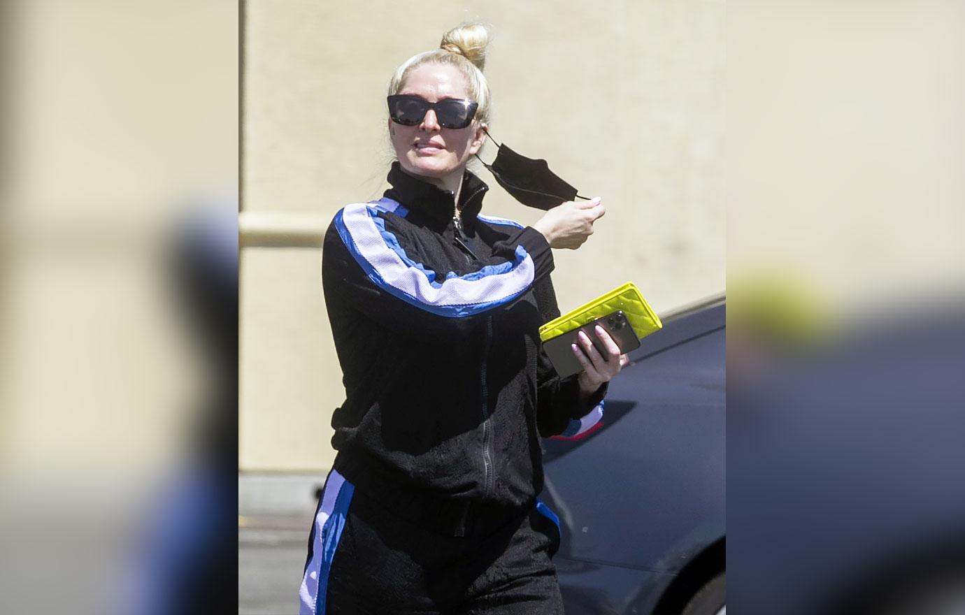 Page Six on X: Erika Jayne shops TJ Maxx amid legal and financial troubles    / X