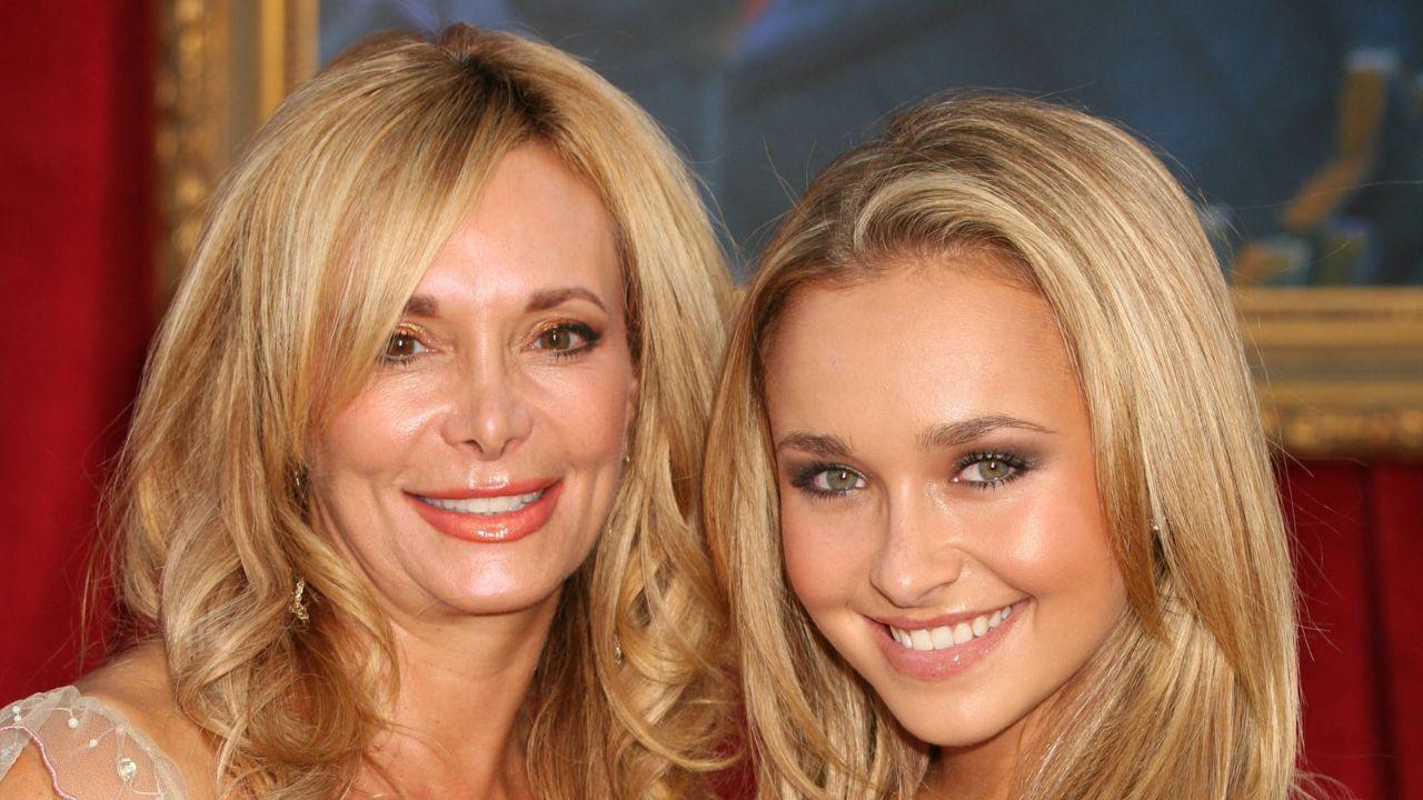 picture of Hayden Panettiere and Lesley Vogel