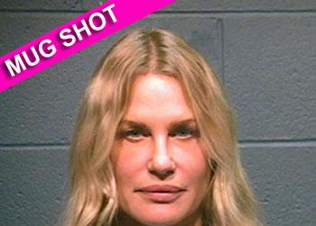 //daryl hannah mug no cred