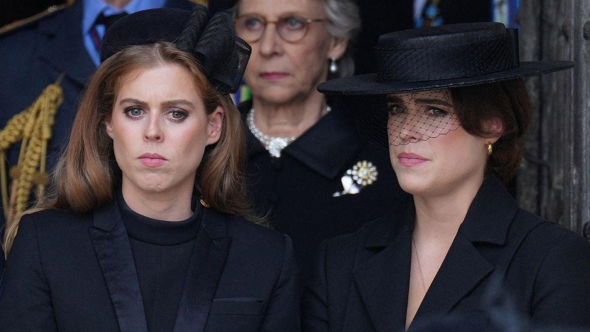 Photo of Princesses Eugenie and Beatrice