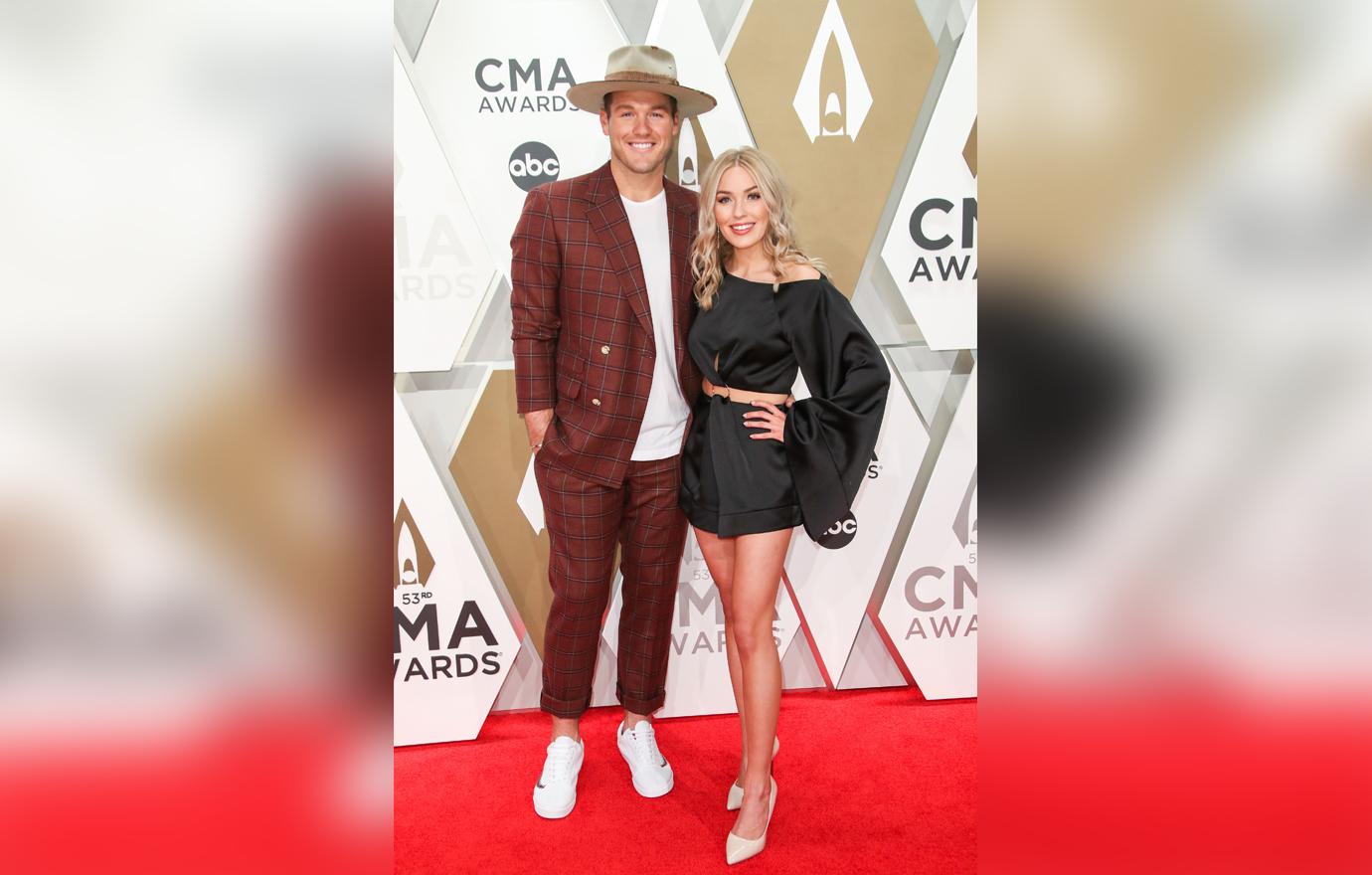 See All The Stars Y’all! Country Music Awards 2019 Red Carpet Celebrity Arrivals