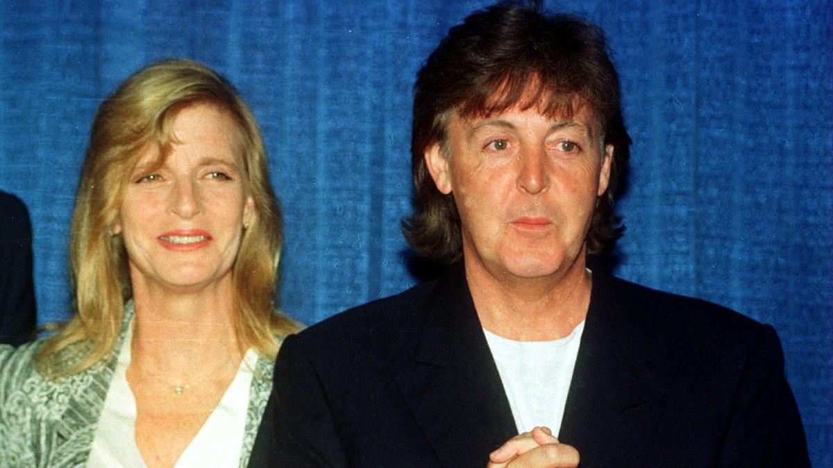 Photo of Paul and Linda McCartney