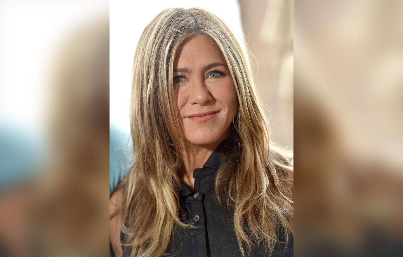 Jennifer Aniston Poses For Cover Shoot For InStyle Magazine