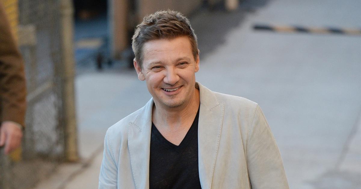 jeremy renner  call torso crushed difficulty breathing plowing accident