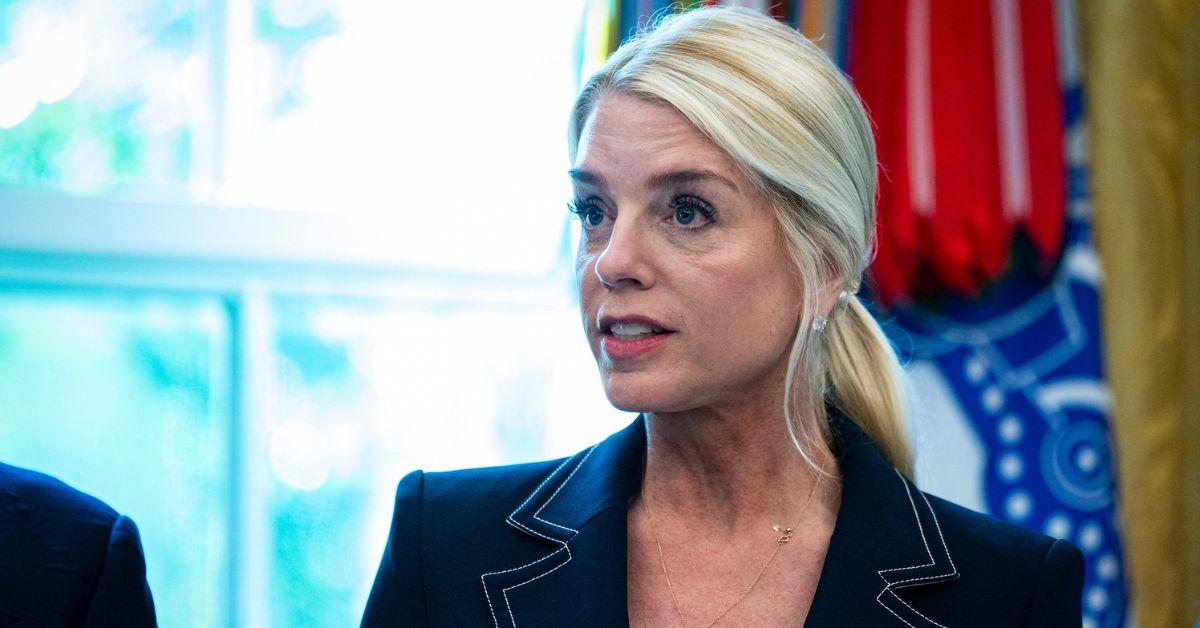 Photo of Pam Bondi