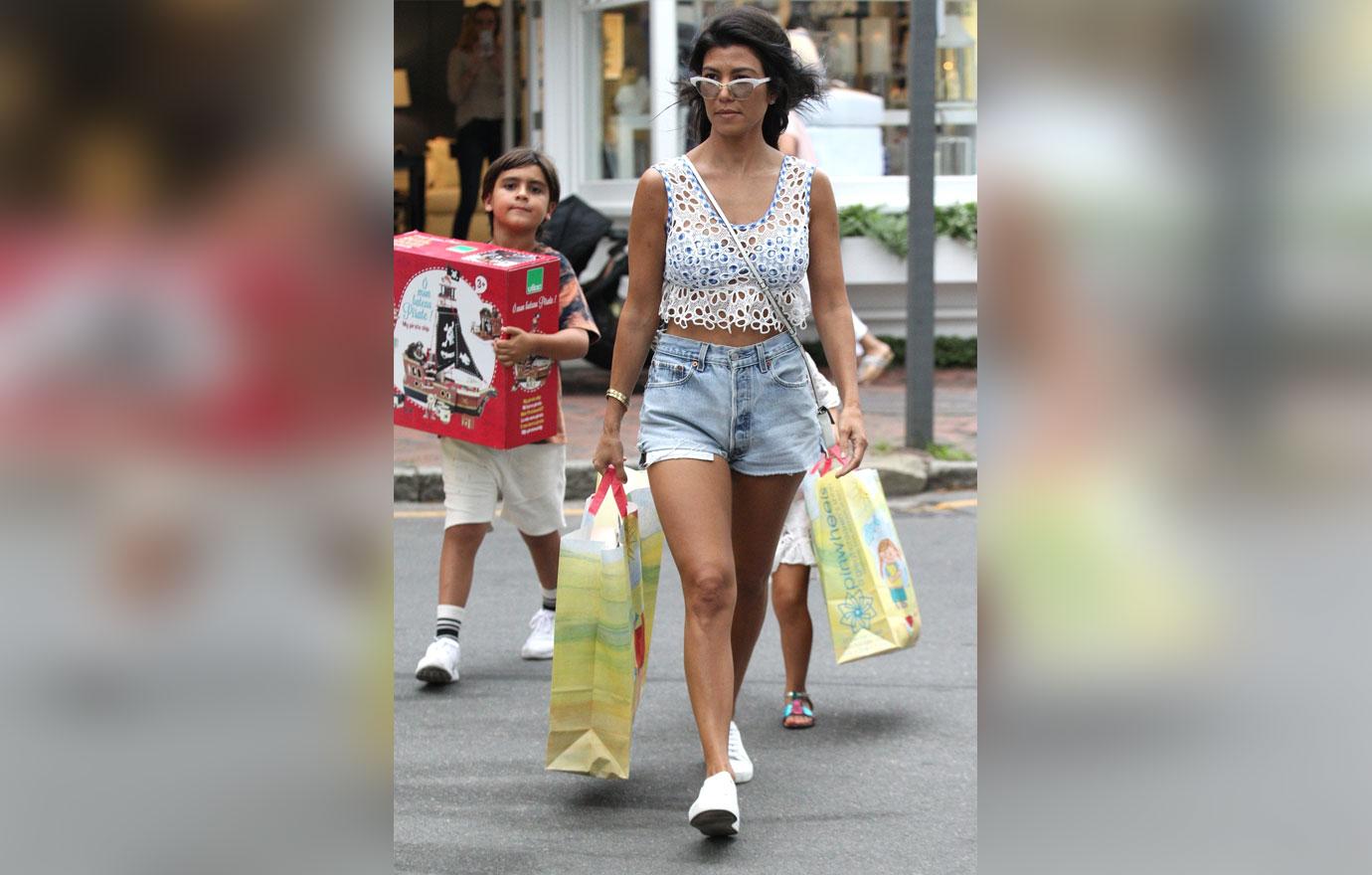 //Kourtney kardashian kids scott disick vacation