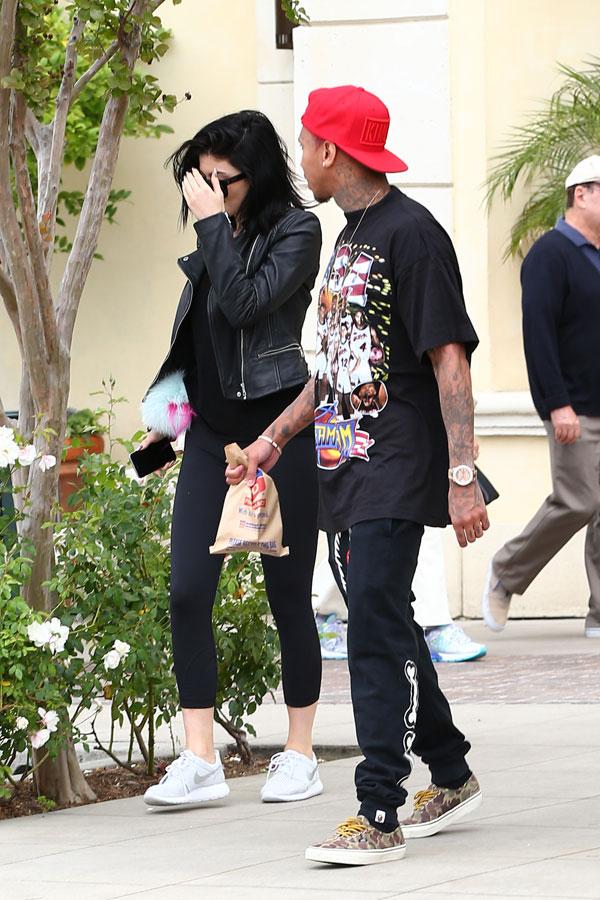 Kylie Jenner Tyga Text Fake