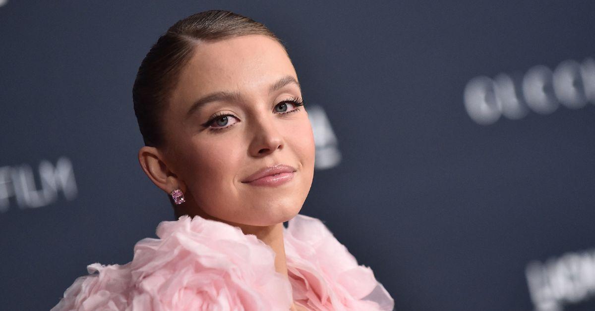 sydney sweeney reveals single thriving break up jonathan davino
