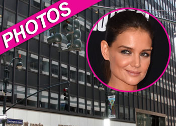 //katie holmes visits divorce lawyer