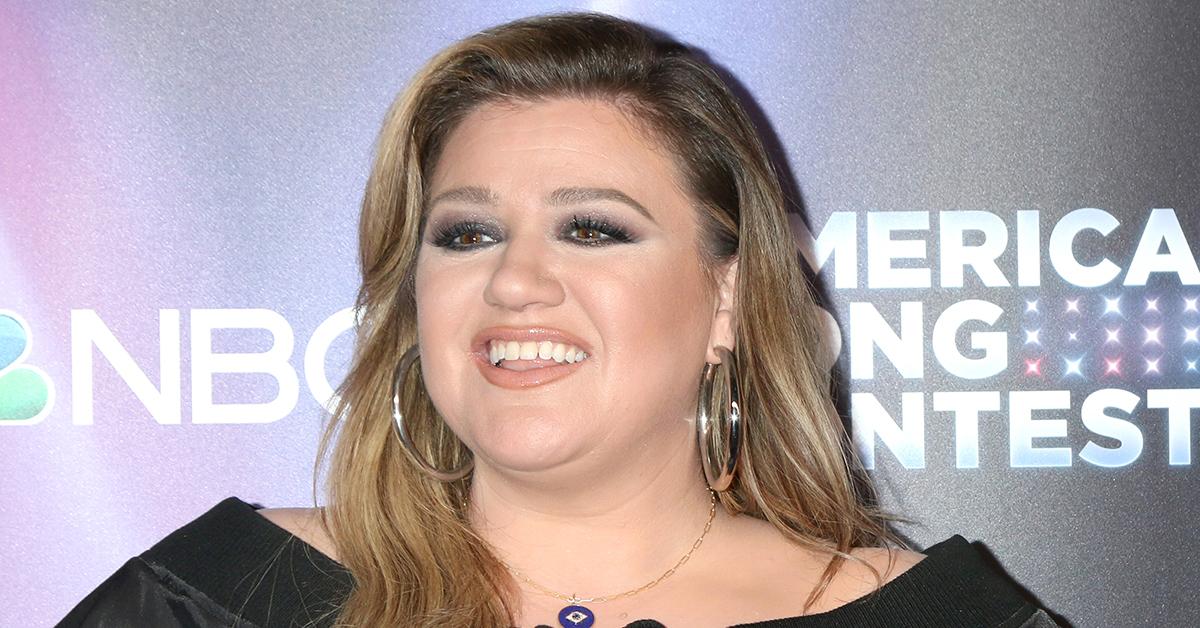 kelly clarkson restraining order trespasser