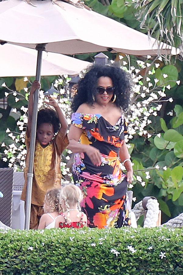 Diana Ross At Daughter's Wedding With Kids​